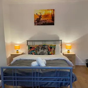 Stratford Cozy Double Habitación en casa particular