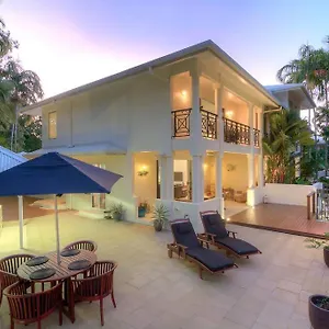 https://whispering-palms-beachfront.queenslandhotels.net