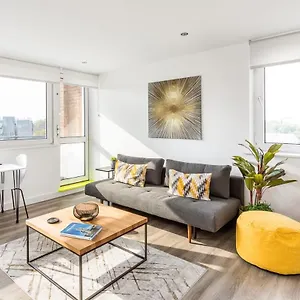 Bright Bridge Apartamento